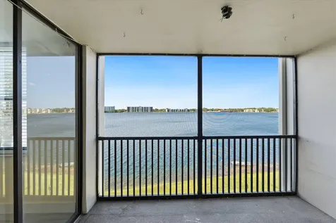115 Lake Emerald Oakland Park FL 33309