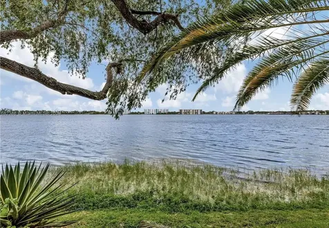 115 Lake Emerald Oakland Park FL 33309