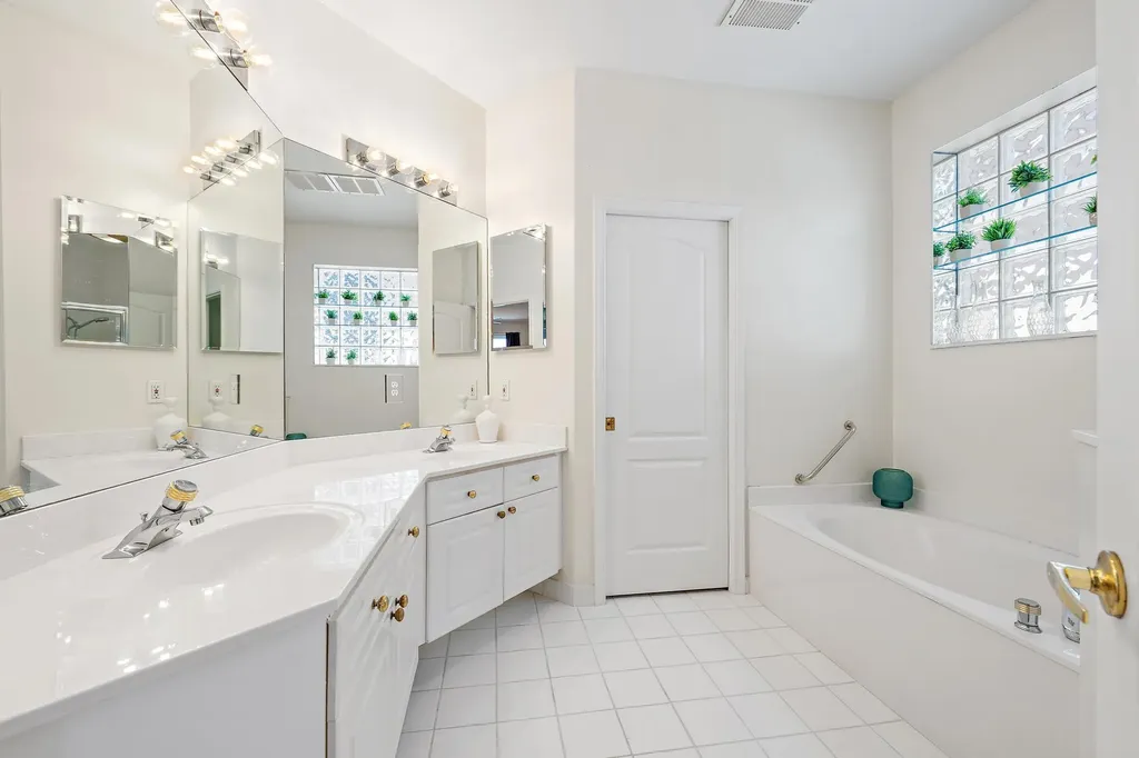 8232 Heritage Club Drive West Palm Beach FL 33412