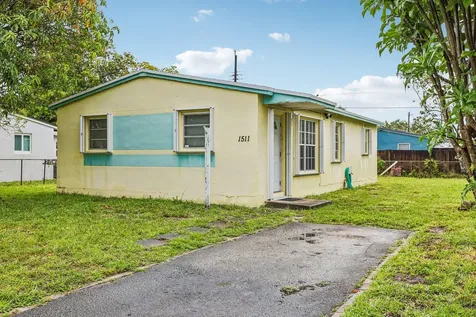 1511 N 70th Terrace Hollywood FL 33024