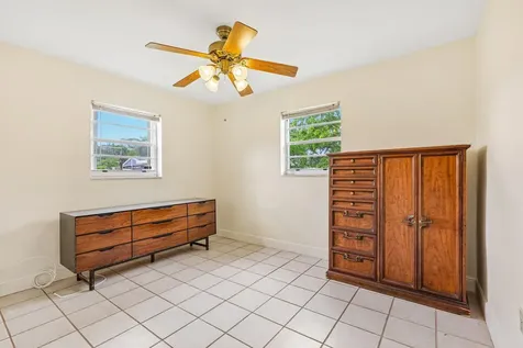 1511 N 70th Terrace Hollywood FL 33024
