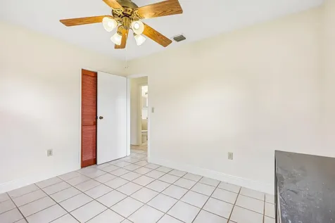 1511 N 70th Terrace Hollywood FL 33024
