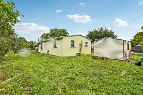 1511 N 70th Terrace Hollywood FL 33024
