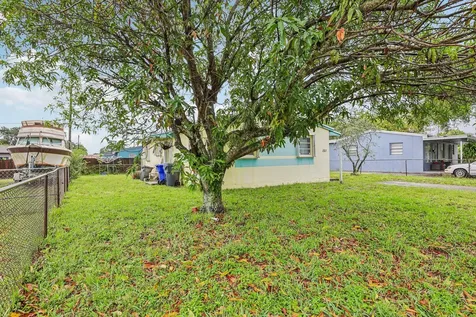 1511 N 70th Terrace Hollywood FL 33024