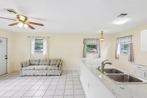 1511 N 70th Terrace Hollywood FL 33024