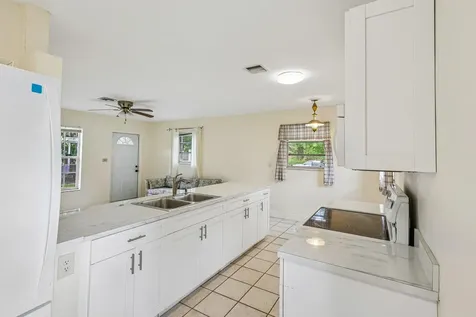 1511 N 70th Terrace Hollywood FL 33024