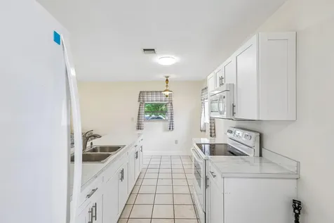 1511 N 70th Terrace Hollywood FL 33024
