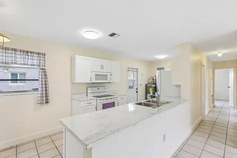 1511 N 70th Terrace Hollywood FL 33024