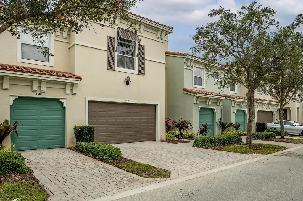 3330 NW 124th Way Sunrise FL 33323
