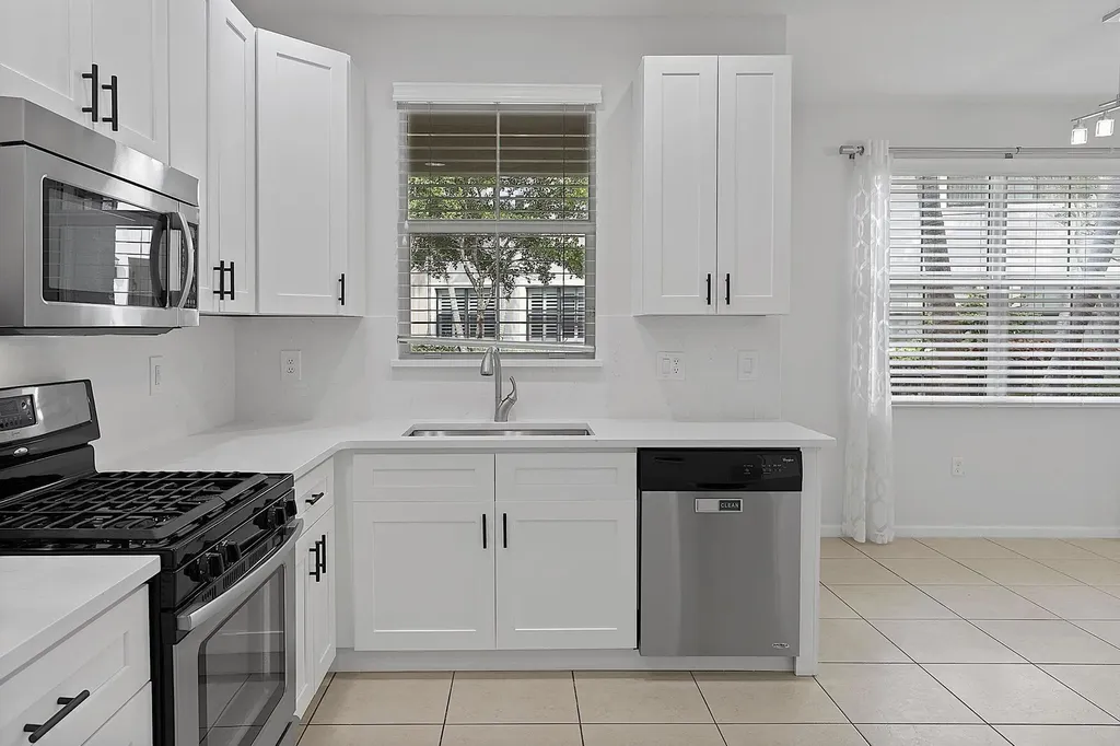 3330 NW 124th Way Sunrise FL 33323