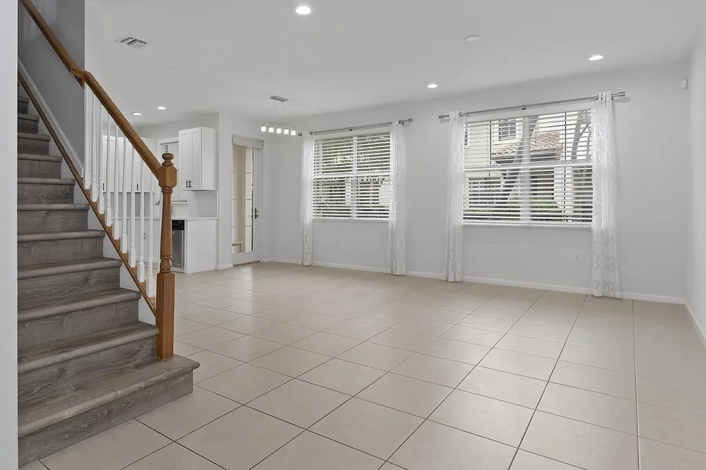3330 NW 124th Way Sunrise FL 33323