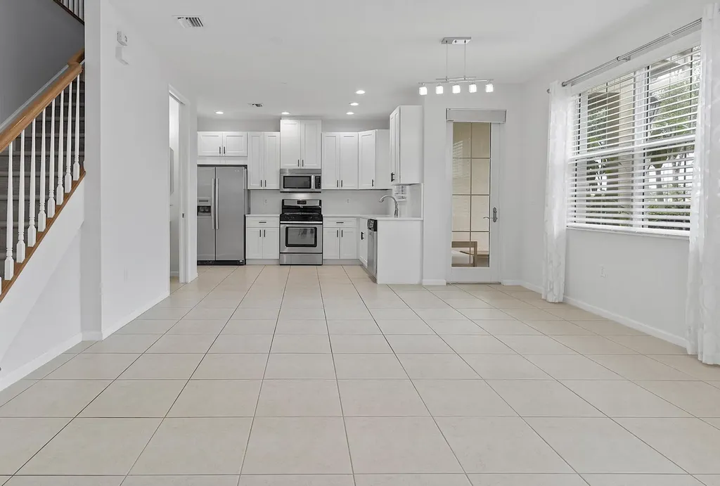 3330 NW 124th Way Sunrise FL 33323