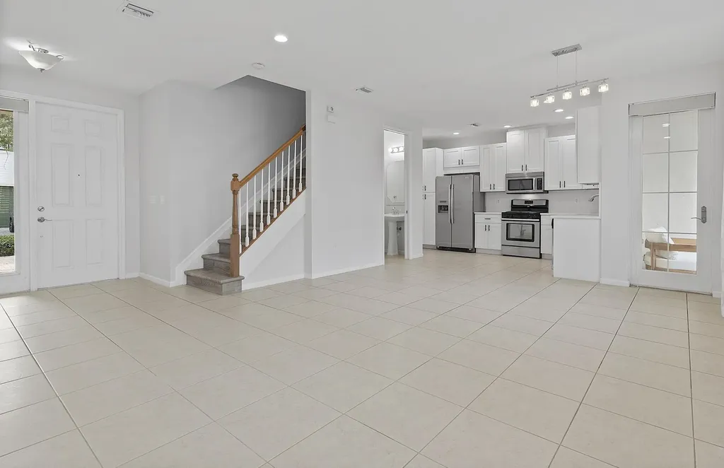 3330 NW 124th Way Sunrise FL 33323