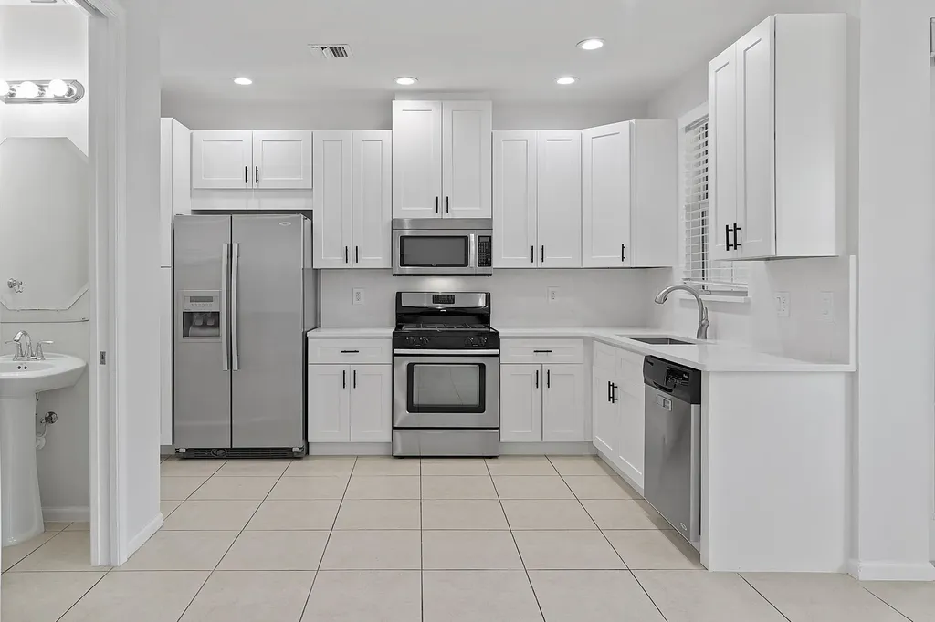 3330 NW 124th Way Sunrise FL 33323