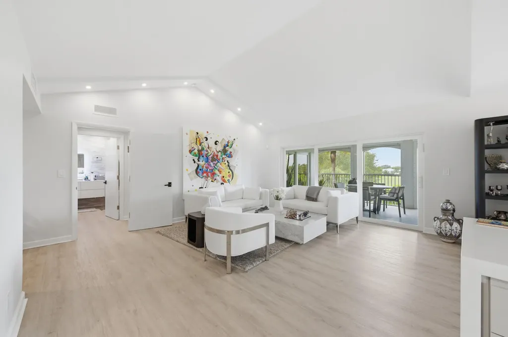 7369 Orangewood Lane Boca Raton FL 33433