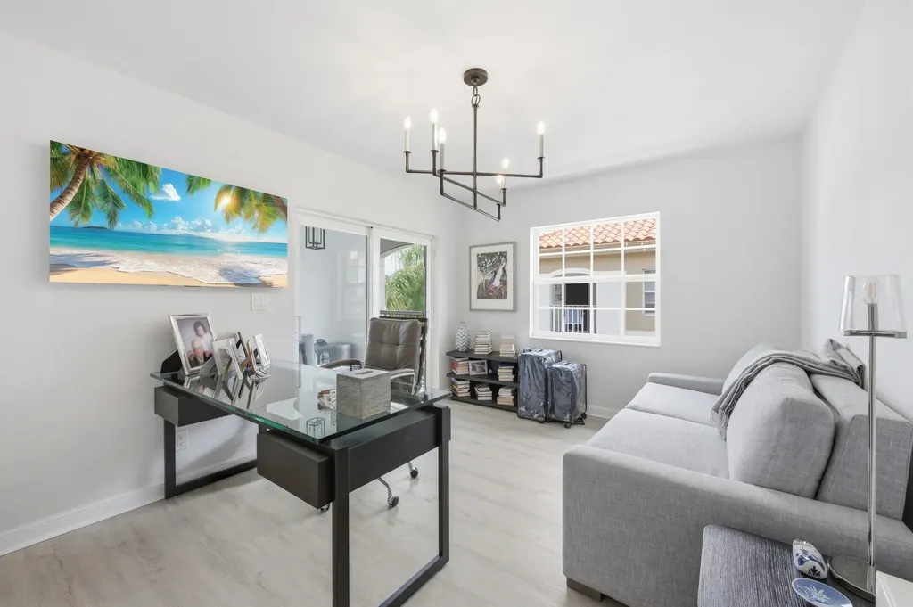 7369 Orangewood Lane Boca Raton FL 33433