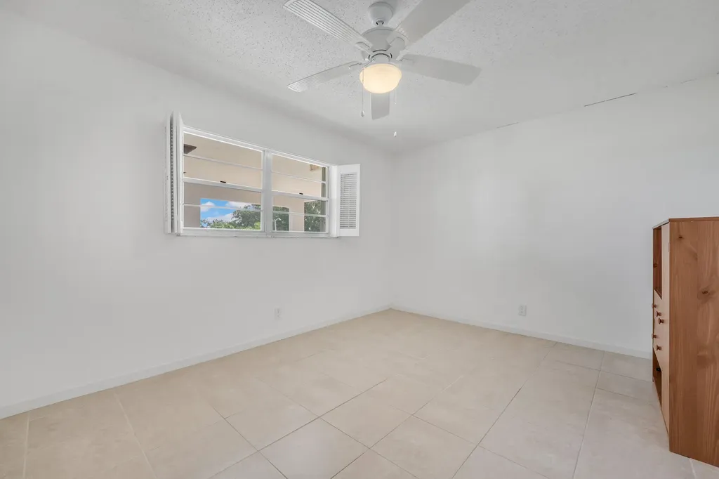3075 Gardens E Drive Palm Beach Gardens FL 33410