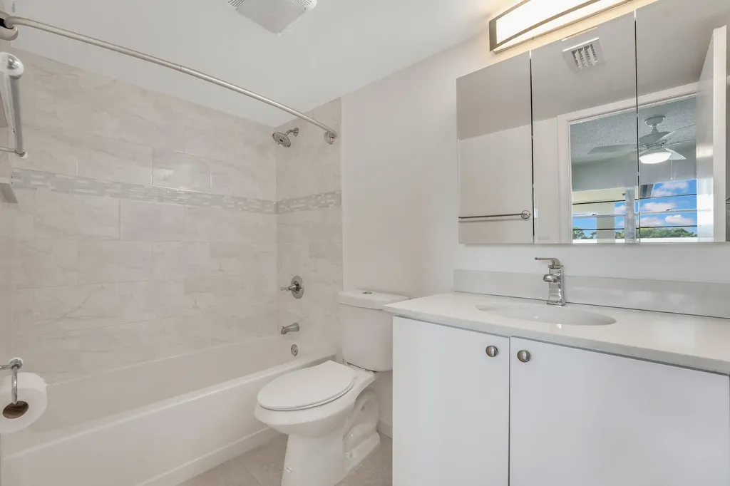 3075 Gardens E Drive Palm Beach Gardens FL 33410