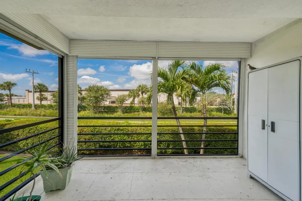 3075 Gardens E Drive Palm Beach Gardens FL 33410