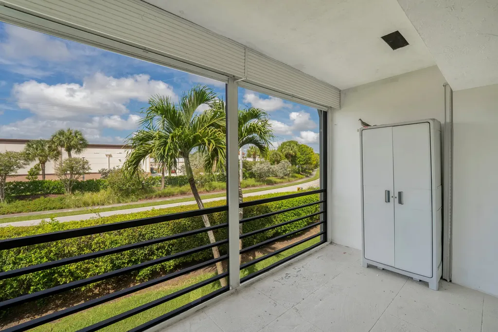 3075 Gardens E Drive Palm Beach Gardens FL 33410