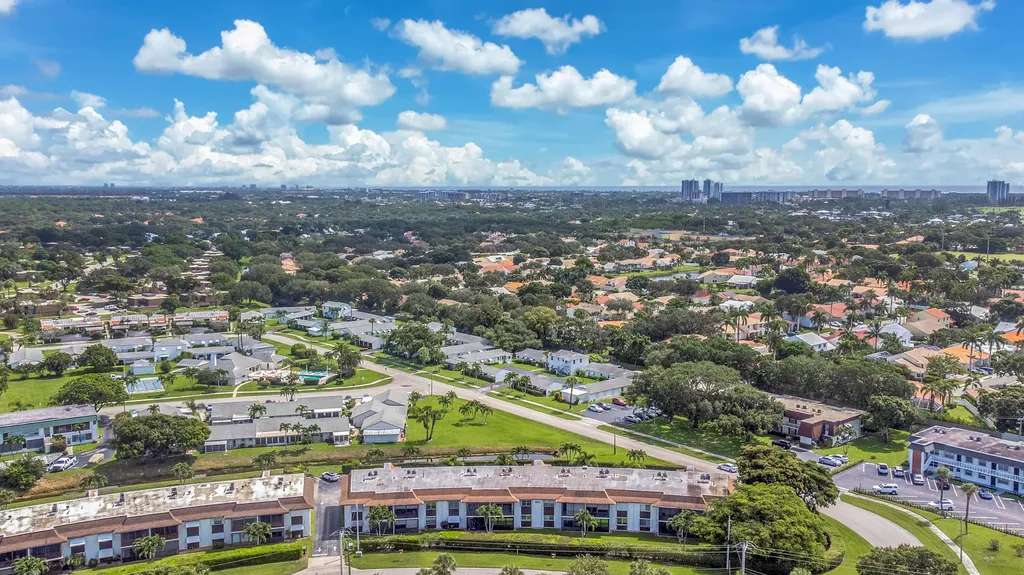 3075 Gardens E Drive Palm Beach Gardens FL 33410