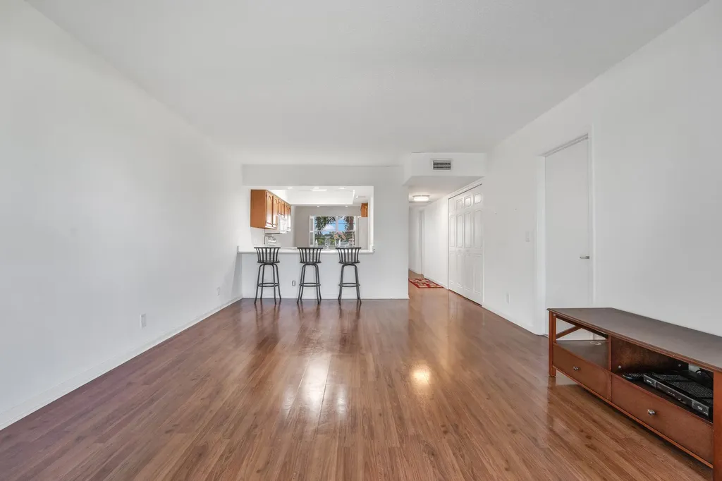 3075 Gardens E Drive Palm Beach Gardens FL 33410