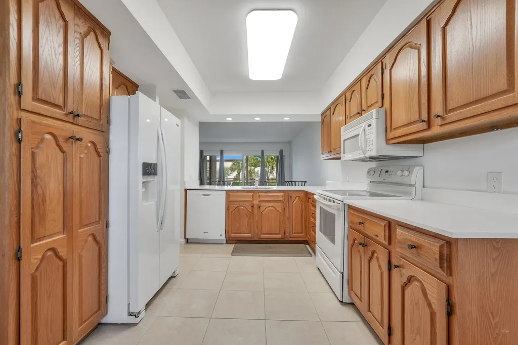 3075 Gardens E Drive Palm Beach Gardens FL 33410