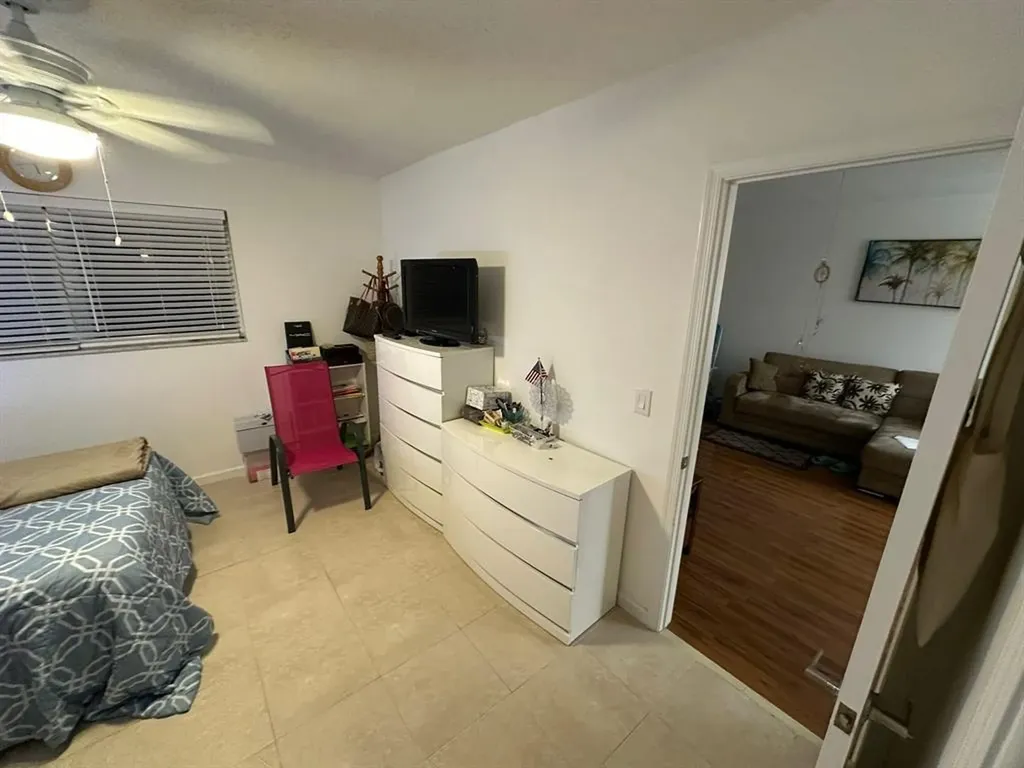 3075 Gardens E Drive Palm Beach Gardens FL 33410