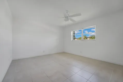 3075 Gardens E Drive Palm Beach Gardens FL 33410