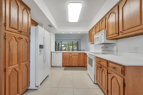 3075 Gardens E Drive Palm Beach Gardens FL 33410