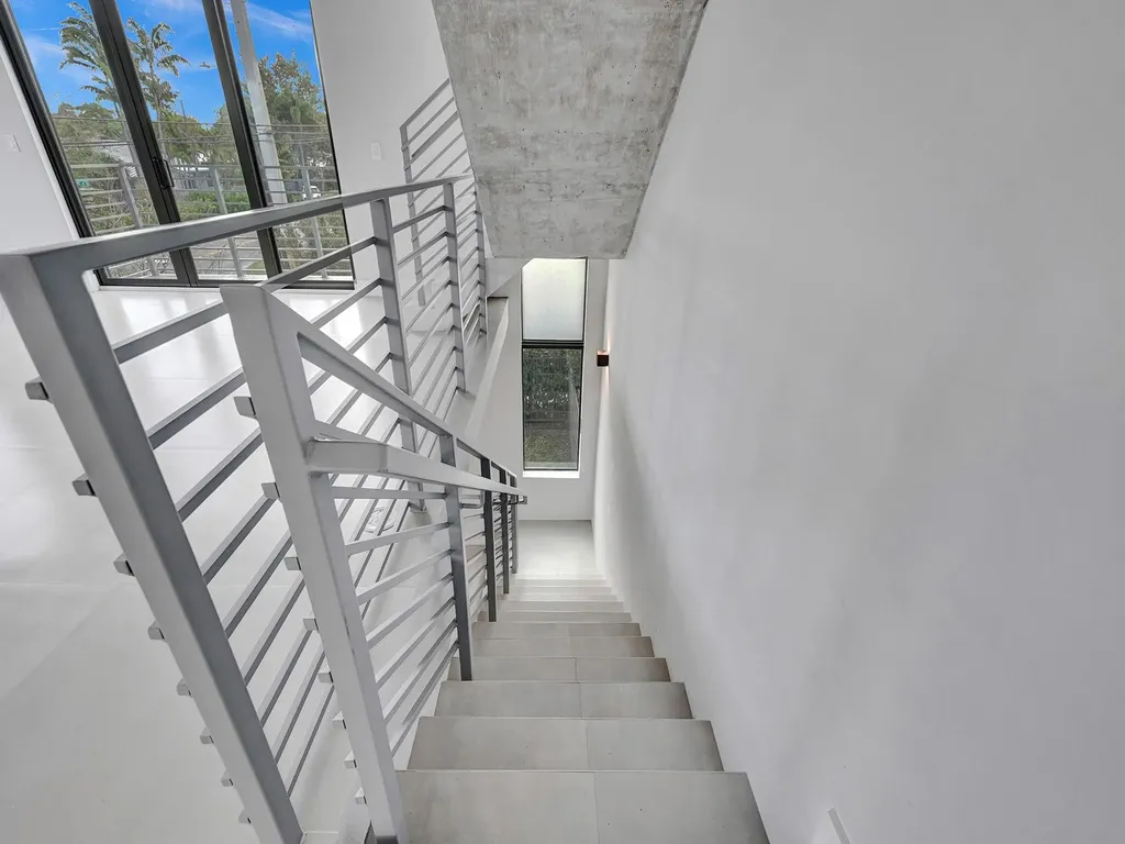 924 NE 4th Street Fort Lauderdale FL 33301