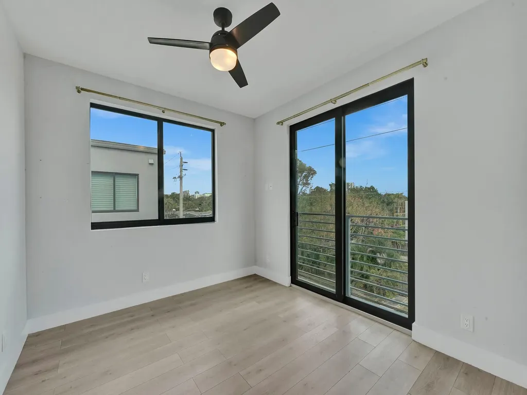 924 NE 4th Street Fort Lauderdale FL 33301