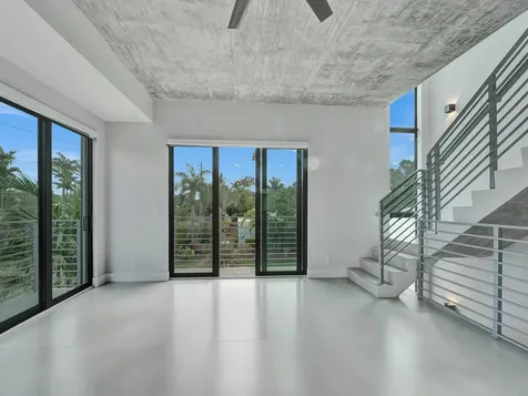 924 NE 4th Street Fort Lauderdale FL 33301