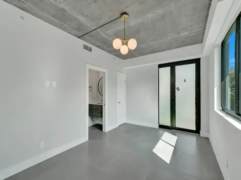 924 NE 4th Street Fort Lauderdale FL 33301