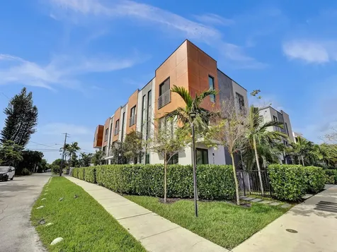 924 NE 4th Street Fort Lauderdale FL 33301