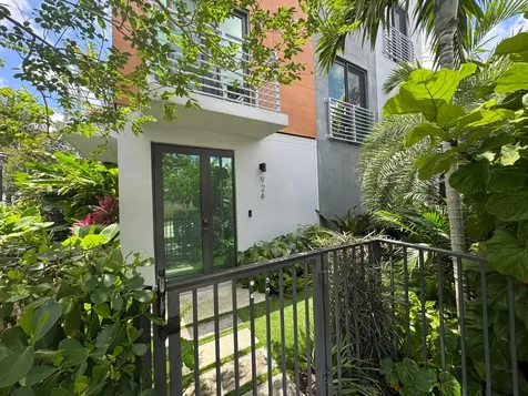 924 NE 4th Street Fort Lauderdale FL 33301