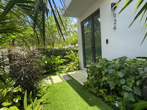 924 NE 4th Street Fort Lauderdale FL 33301
