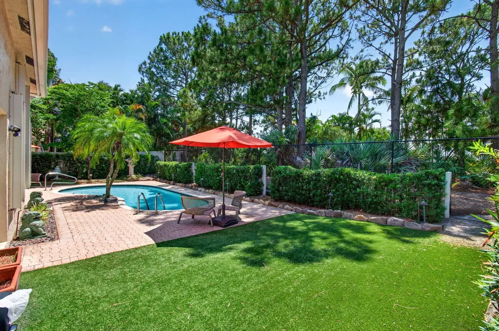 68 Lake Eden Drive Boynton Beach FL 33435