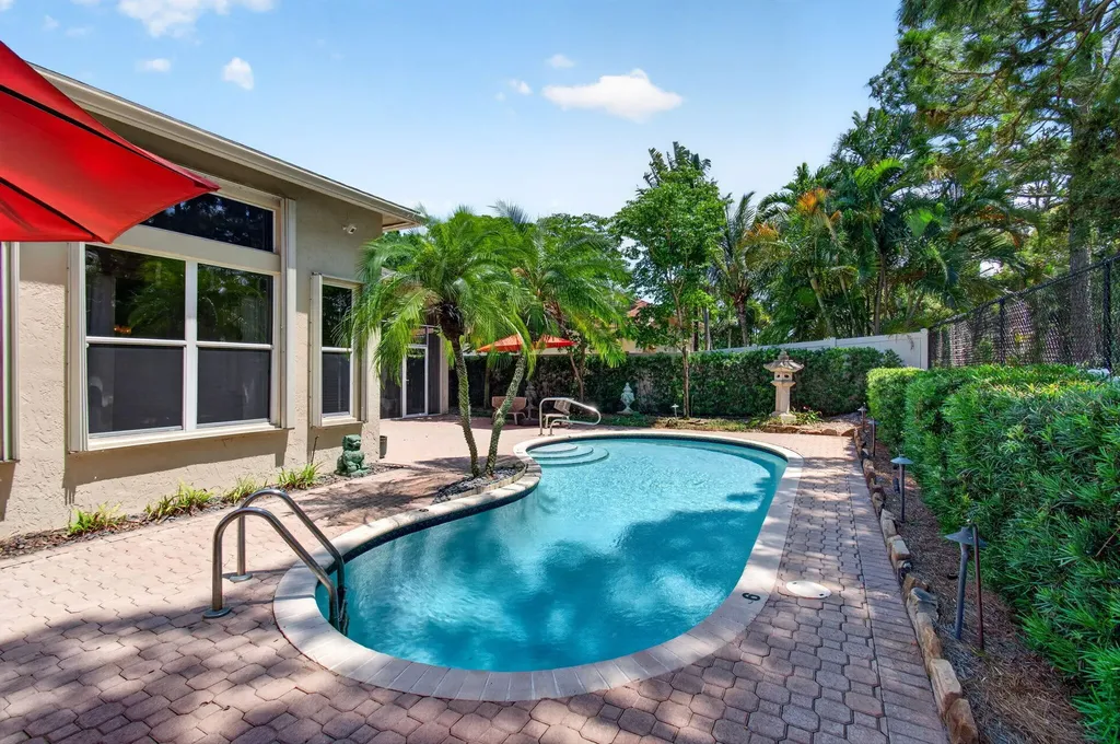 68 Lake Eden Drive Boynton Beach FL 33435