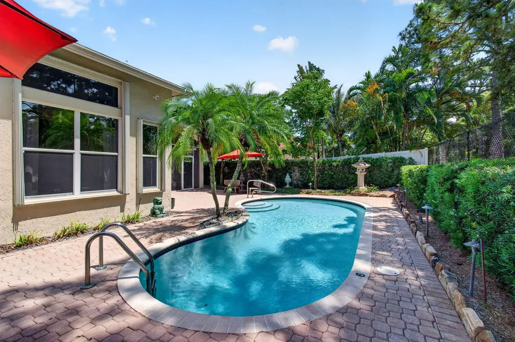 68 Lake Eden Drive Boynton Beach FL 33435