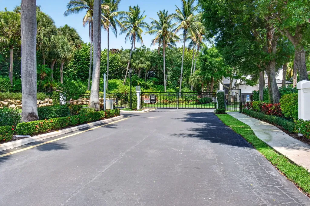 68 Lake Eden Drive Boynton Beach FL 33435