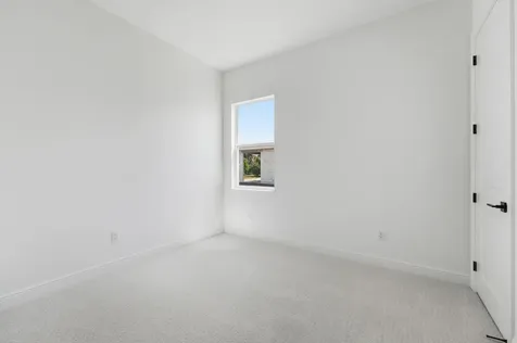 6783 68th Square Vero Beach FL 32967