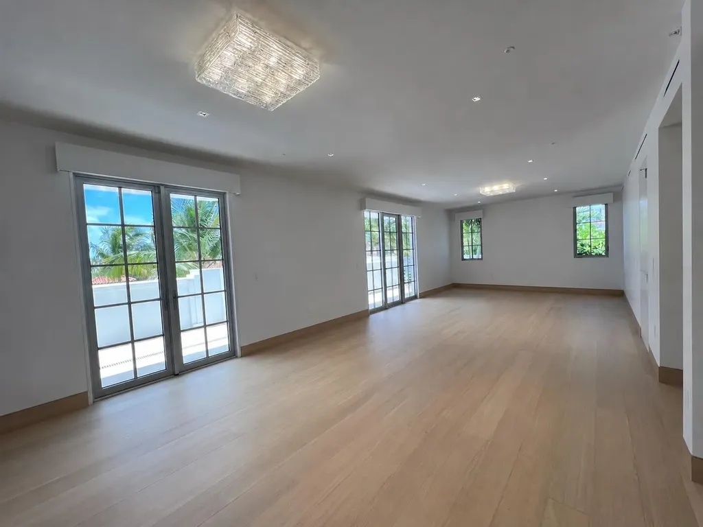 247 Worth Avenue Palm Beach FL 33480