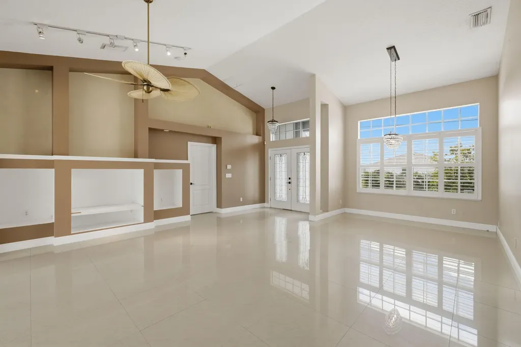 474 SW Carter Avenue Port St Lucie FL 34983