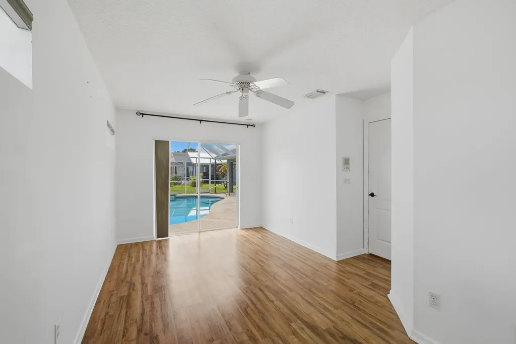 474 SW Carter Avenue Port St Lucie FL 34983