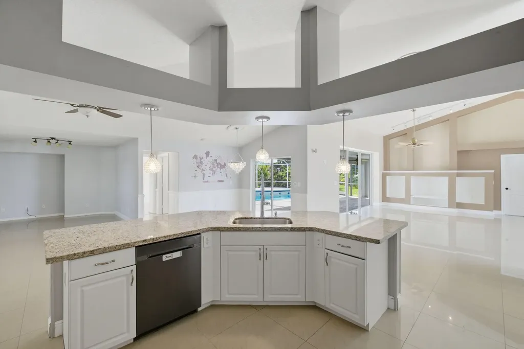 474 SW Carter Avenue Port St Lucie FL 34983