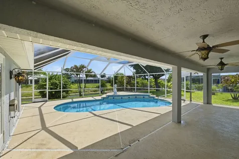 474 SW Carter Avenue Port St Lucie FL 34983