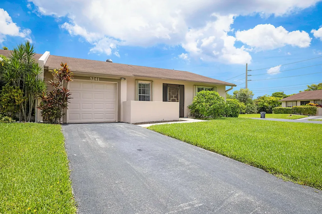 5241 Breadfruit Circle Delray Beach FL 33484