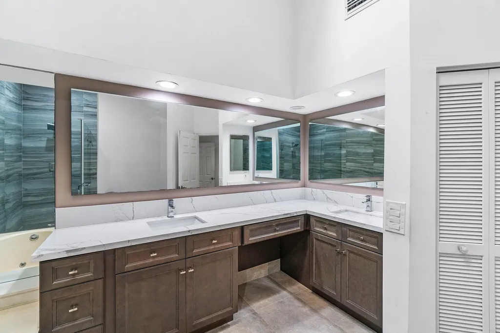 5106 Windsor Parke Drive Boca Raton FL 33496