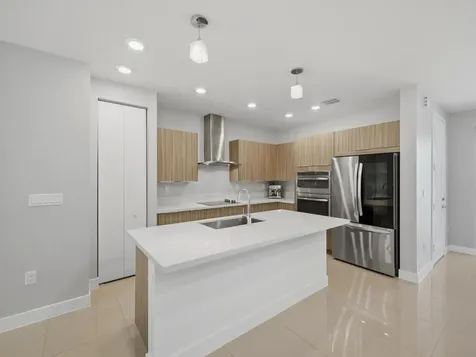 6642 NW 103rd Parkway Doral FL 33178